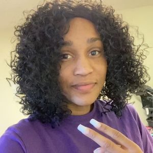 Meet your Posher, Alicia